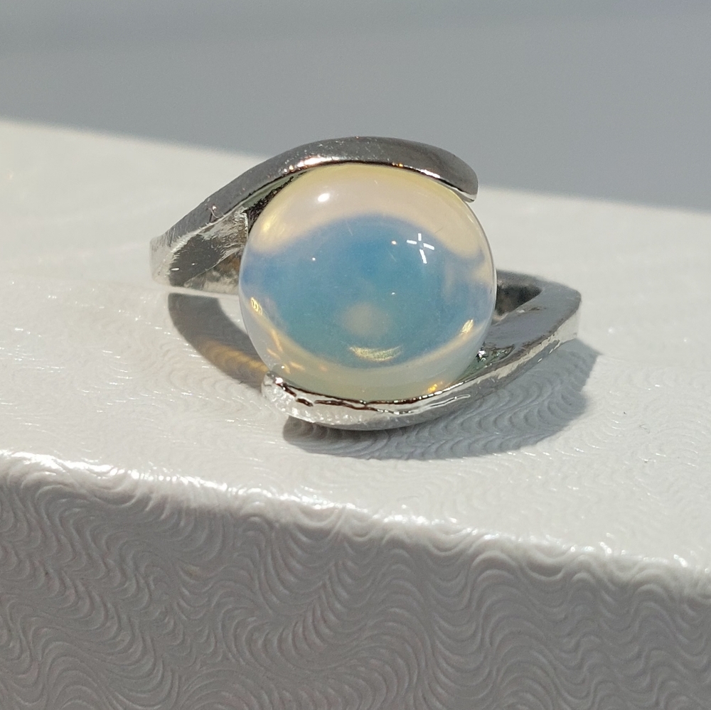 2 For $20 Sale Fashion Jewelry Ring Size 7.5 Crystal Iridescent Gemstone Silver - Picture 3 of 10